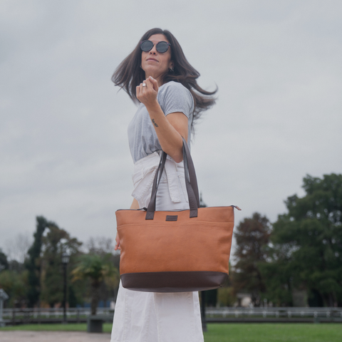 Cartera Grand Tote - Cuero Bourbon & Chocolate