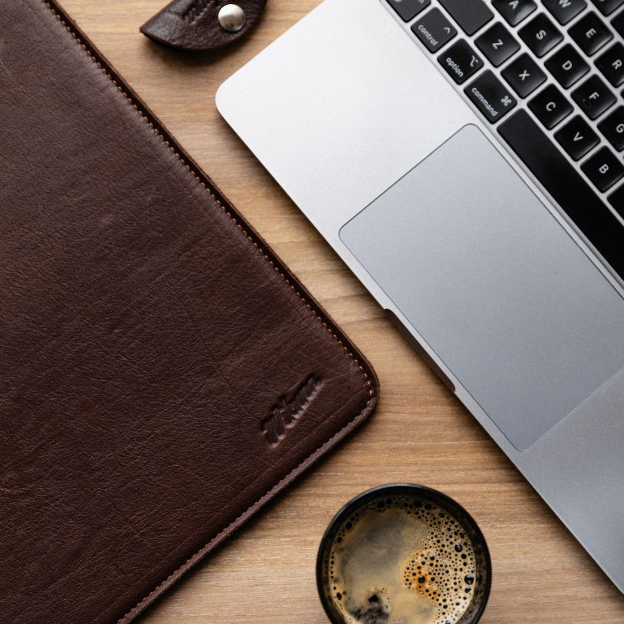 Funda de cuero wikuna ulstraslim para notebook